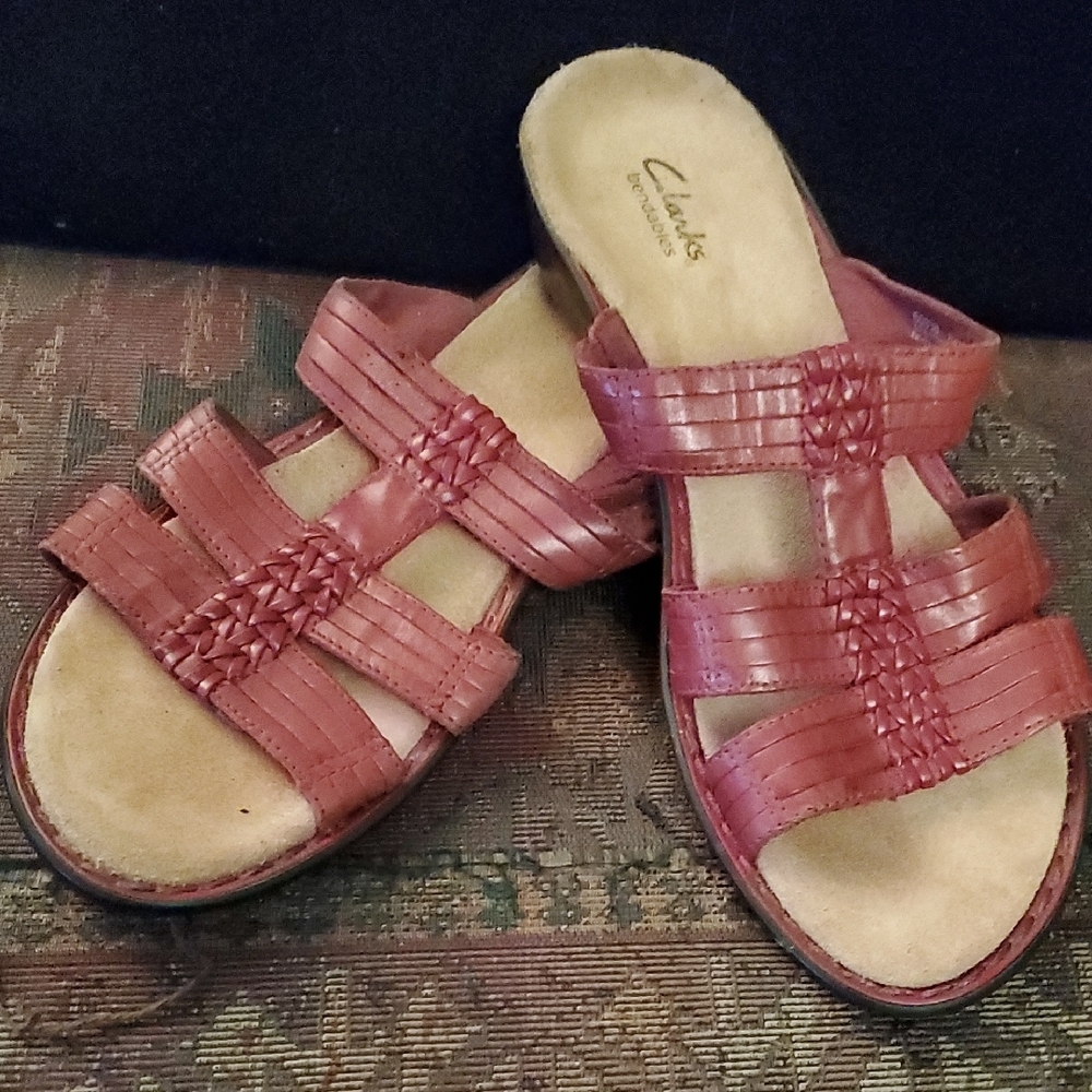 Clarks Women's Red Sandals JO